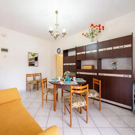 Apartment Tiziano Silvi