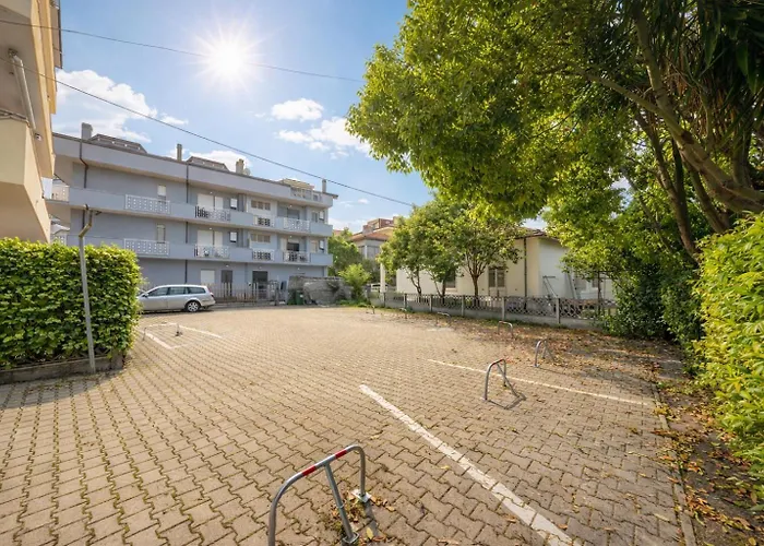 Tiziano Silvi Apartment *